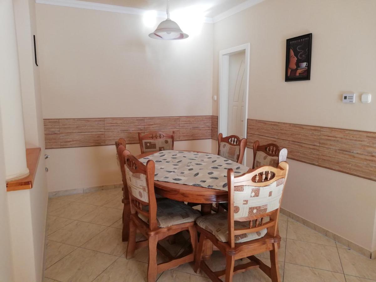 Imola Es Andrea Apartmanhaz Hajdúszoboszló Zewnętrze zdjęcie
