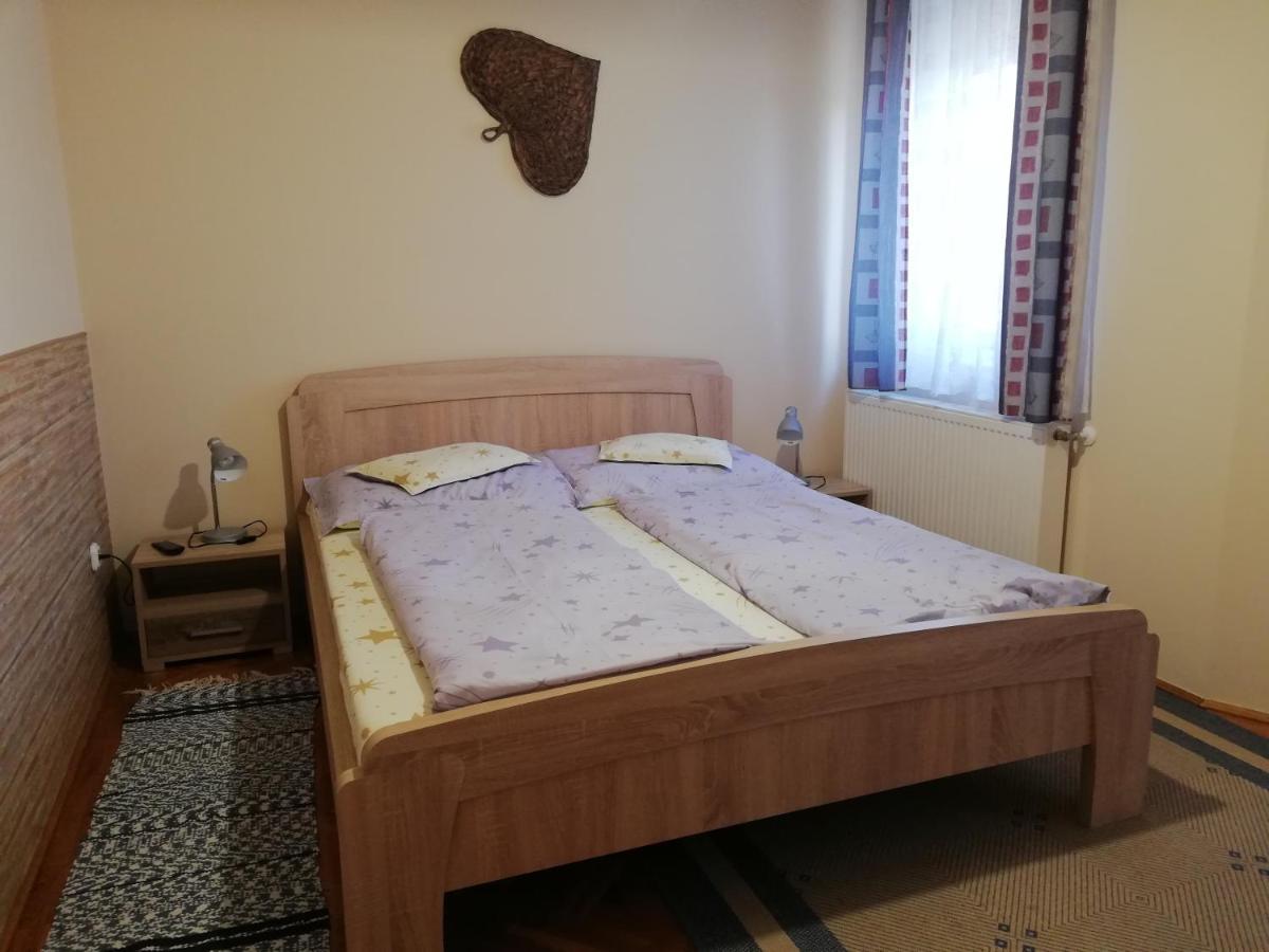 Imola Es Andrea Apartmanhaz Hajdúszoboszló Zewnętrze zdjęcie