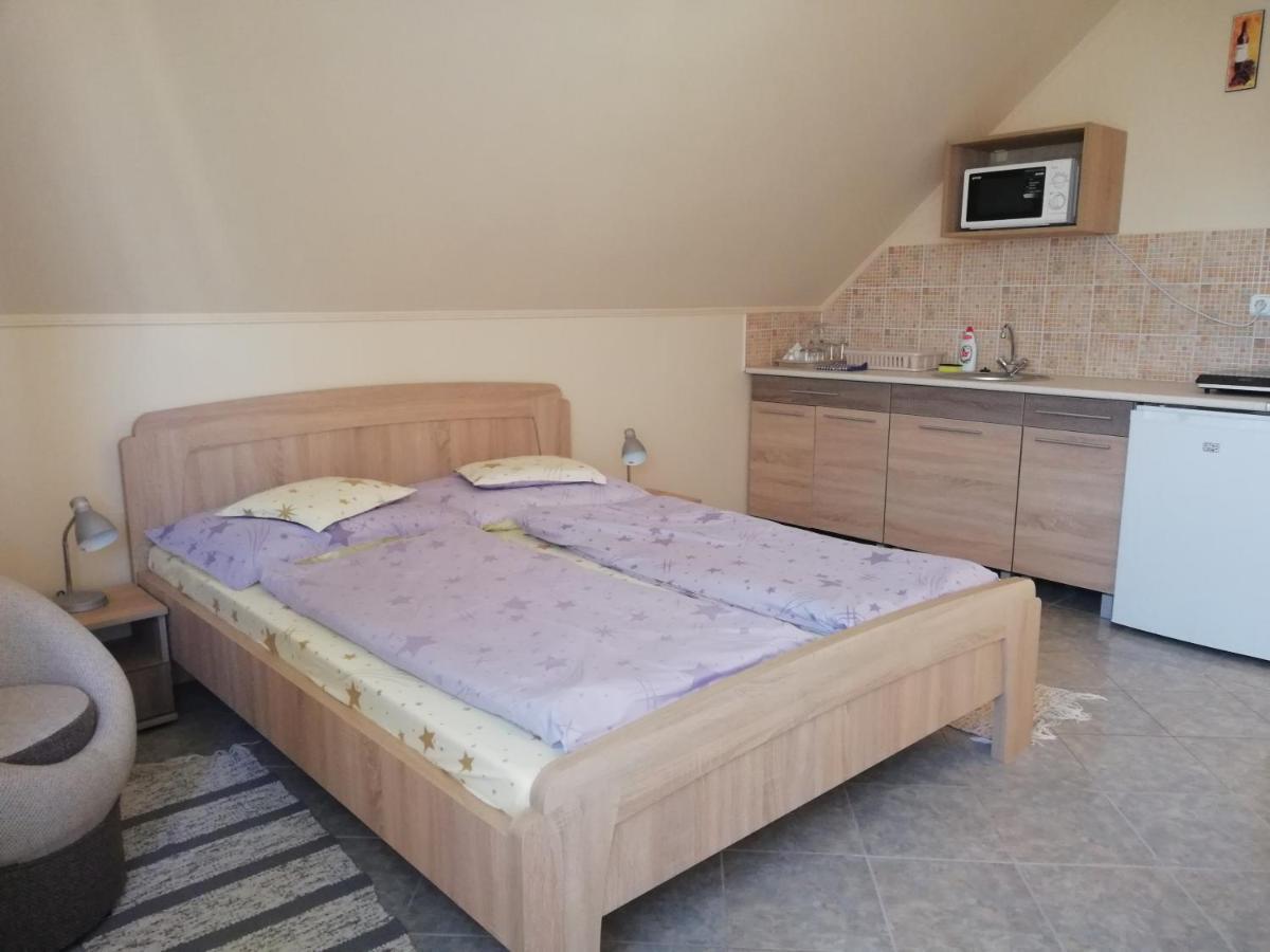 Imola Es Andrea Apartmanhaz Hajdúszoboszló Zewnętrze zdjęcie
