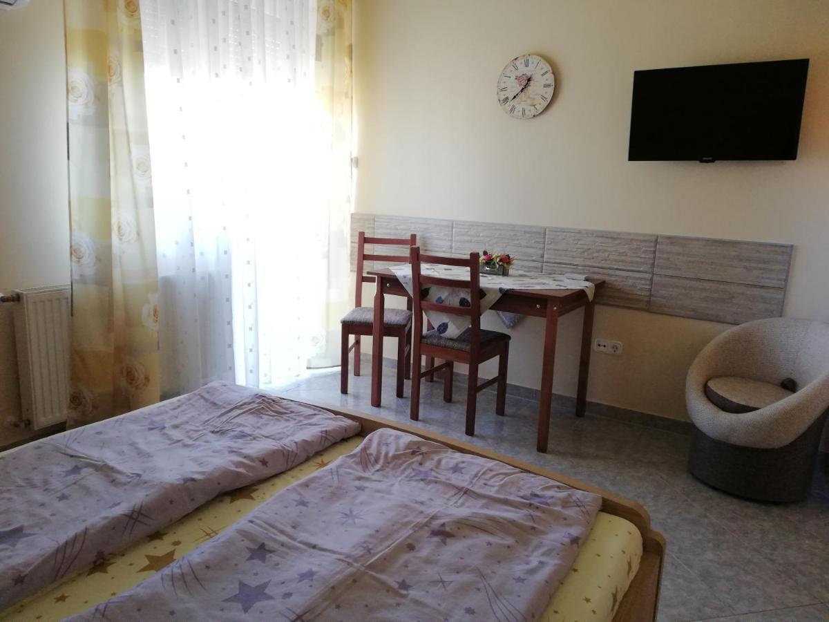 Imola Es Andrea Apartmanhaz Hajdúszoboszló Zewnętrze zdjęcie