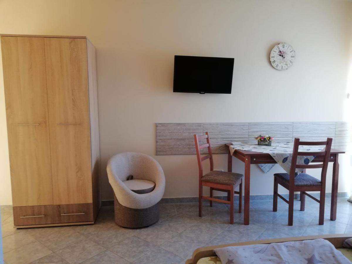 Imola Es Andrea Apartmanhaz Hajdúszoboszló Zewnętrze zdjęcie