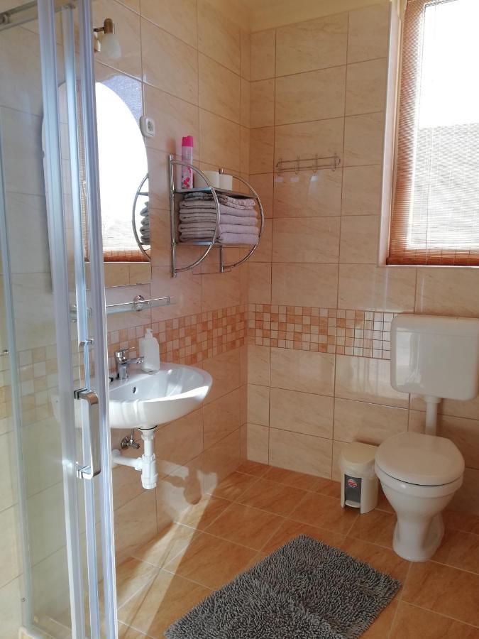 Imola Es Andrea Apartmanhaz Hajdúszoboszló Zewnętrze zdjęcie
