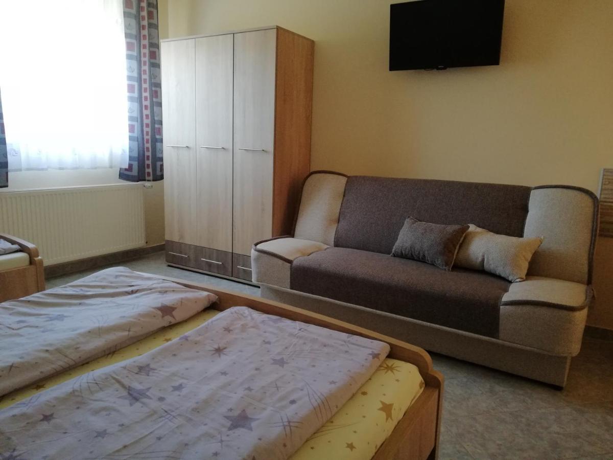 Imola Es Andrea Apartmanhaz Hajdúszoboszló Zewnętrze zdjęcie