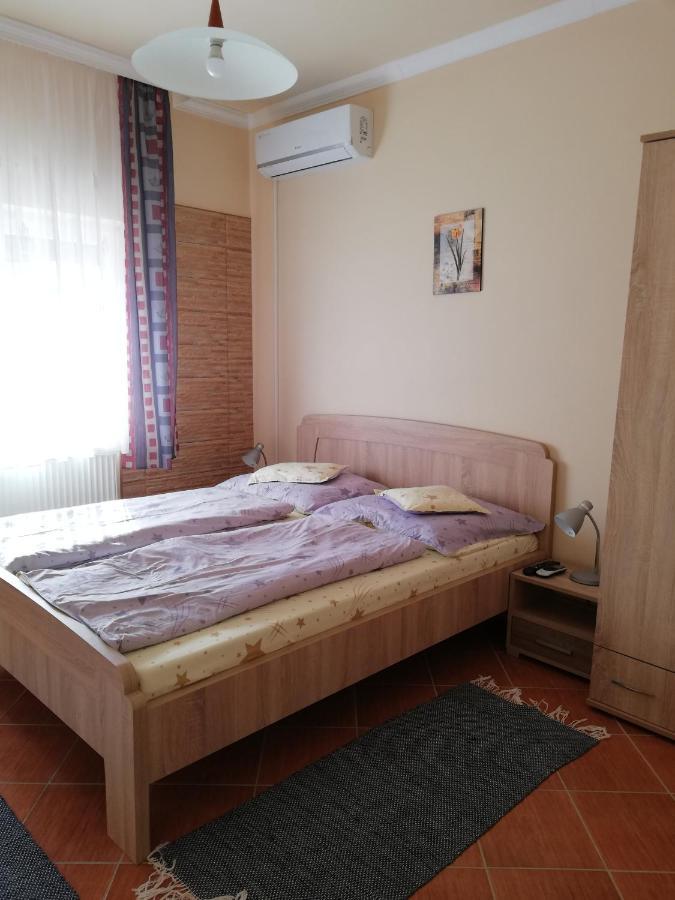 Imola Es Andrea Apartmanhaz Hajdúszoboszló Zewnętrze zdjęcie