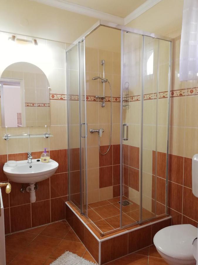Imola Es Andrea Apartmanhaz Hajdúszoboszló Zewnętrze zdjęcie