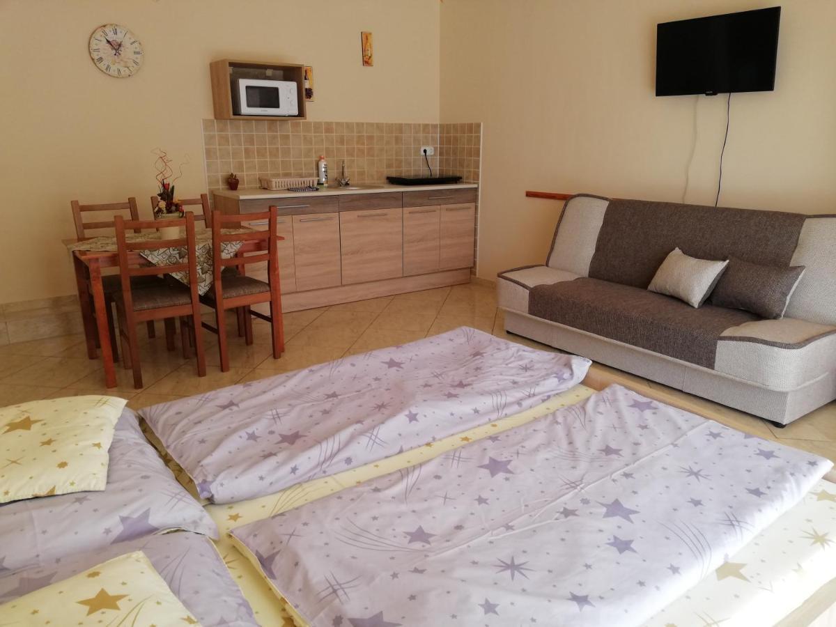 Imola Es Andrea Apartmanhaz Hajdúszoboszló Zewnętrze zdjęcie