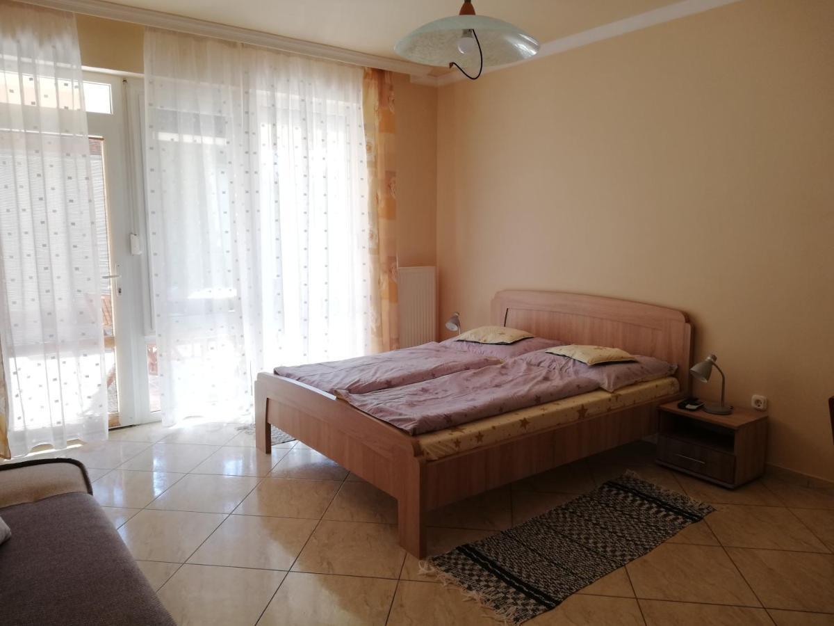 Imola Es Andrea Apartmanhaz Hajdúszoboszló Zewnętrze zdjęcie